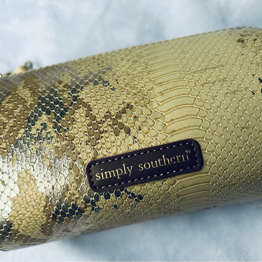 NWT Simply Southern Small Round Snakeskin Cosmetic Bag